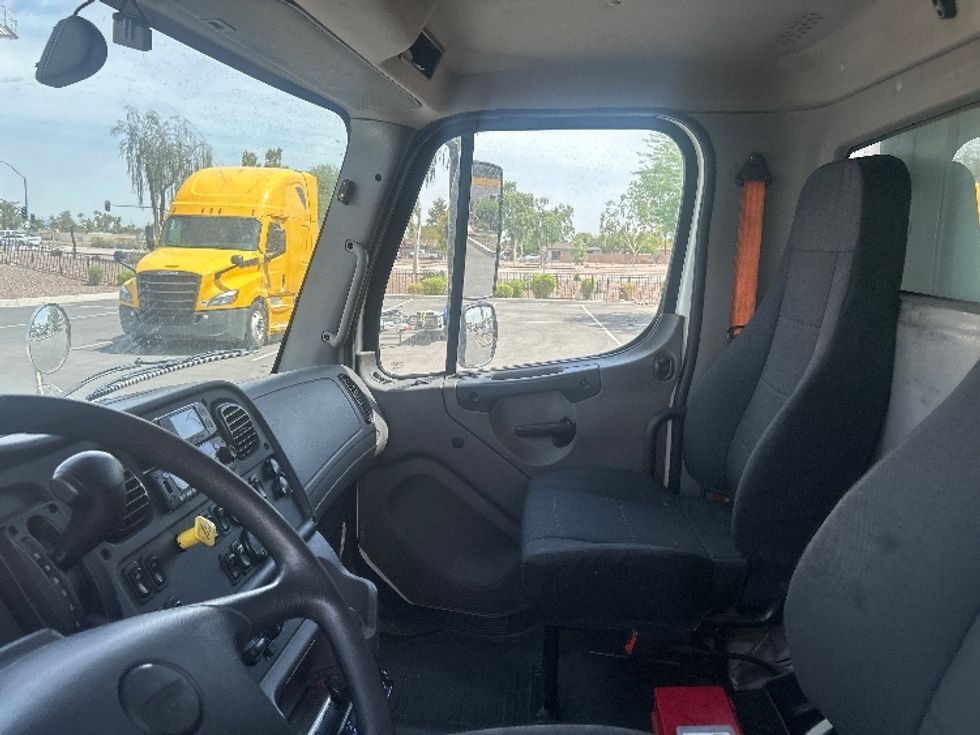 Refrigerated Truck-Light and Medium Duty Trucks-Freightliner-2024-M2-Phoenix-AZ-242,266\n\t\tmiles-$ 73,500 - Image 19