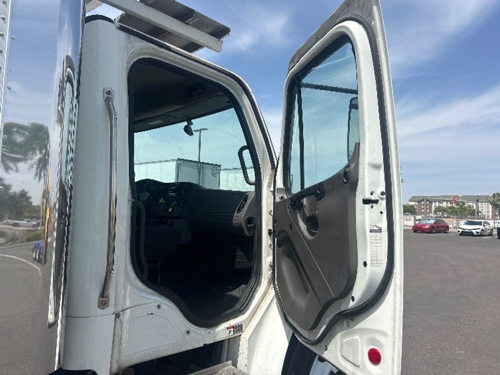 Refrigerated Truck-Light and Medium Duty Trucks-Freightliner-2024-M2-Phoenix-AZ-242,266\n\t\tmiles-$ 73,500 - Image 20