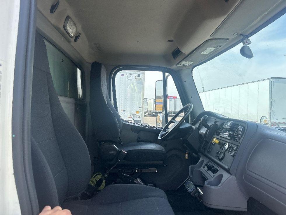 Refrigerated Truck-Light and Medium Duty Trucks-Freightliner-2024-M2-Phoenix-AZ-242,266\n\t\tmiles-$ 73,500 - Image 22