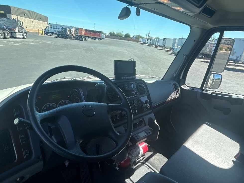 Refrigerated Truck-Light and Medium Duty Trucks-Freightliner-2024-M2-Phoenix-AZ-31,000\n\t\tmiles-$ 105,750 - Image 17