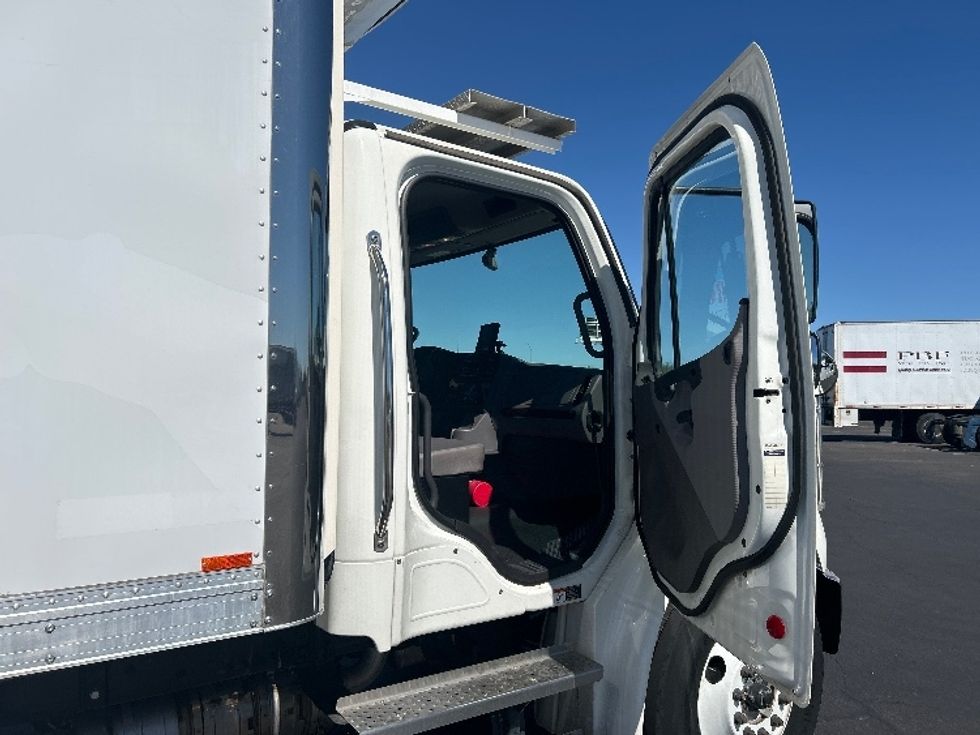 Refrigerated Truck-Light and Medium Duty Trucks-Freightliner-2024-M2-Phoenix-AZ-31,000\n\t\tmiles-$ 105,750 - Image 20