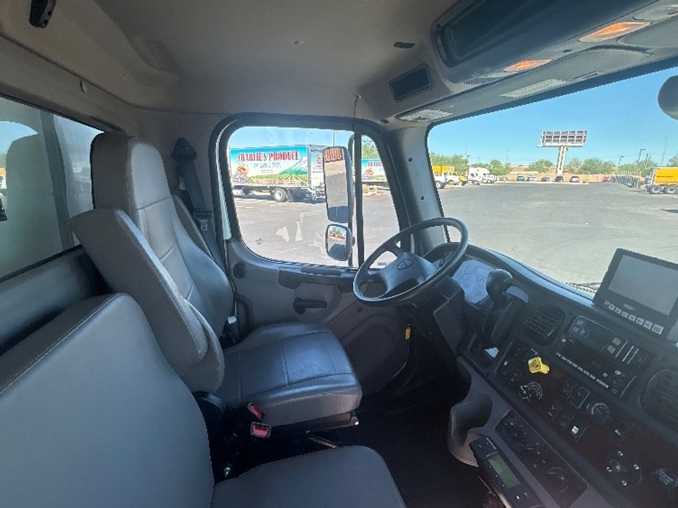 Refrigerated Truck-Light and Medium Duty Trucks-Freightliner-2024-M2-Phoenix-AZ-31,000\n\t\tmiles-$ 105,750 - Image 22