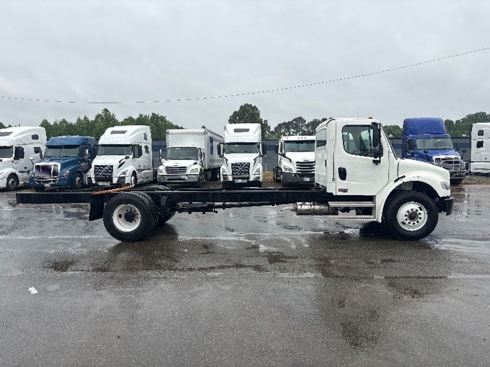 Refrigerated Truck-Light and Medium Duty Trucks-Freightliner-2025-M2P-Mebane-NC-10,668\n\t\tmiles-$ 105,750 - Image 10