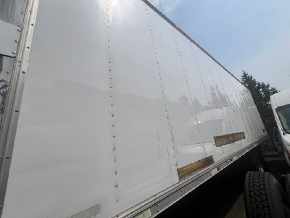 Refrigerated Truck-Light and Medium Duty Trucks-GMC-2007-Topkick C7500-Central Islip-NY-111,039\n\t\tmiles-$ 15,000 - Image 3