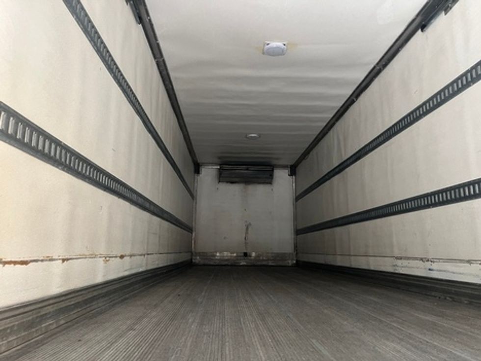 Refrigerated Truck-Light and Medium Duty Trucks-GMC-2007-Topkick C7500-Central Islip-NY-111,039\n\t\tmiles-$ 15,000 - Image 6