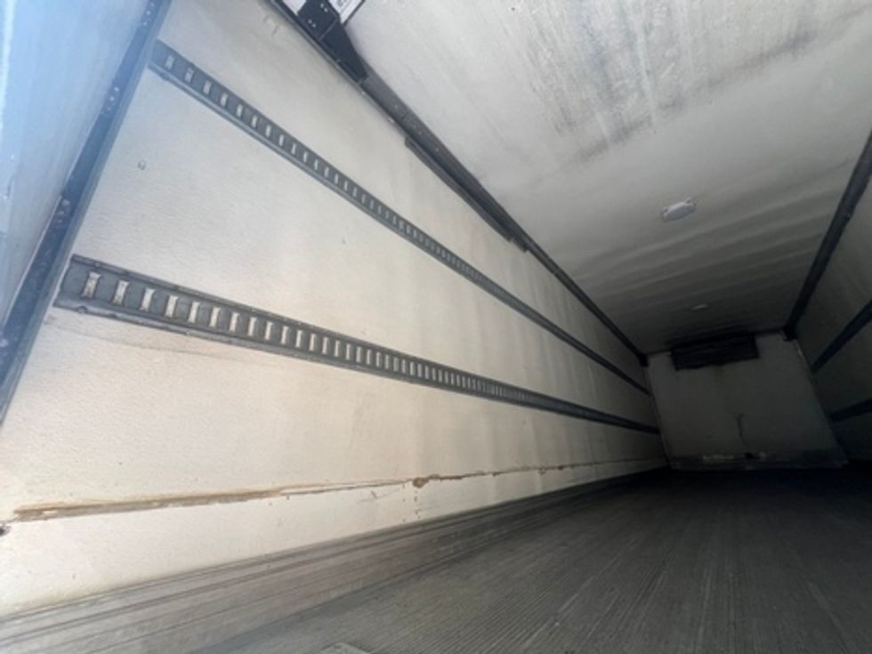 Refrigerated Truck-Light and Medium Duty Trucks-GMC-2007-Topkick C7500-Central Islip-NY-111,039\n\t\tmiles-$ 15,000 - Image 7