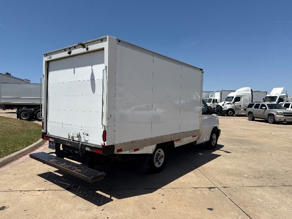 Refrigerated Truck-Light and Medium Duty Trucks-GMC-2019-G33503-Grand Prairie-TX-170,231\n\t\tmiles-$ 17,250 - Image 13