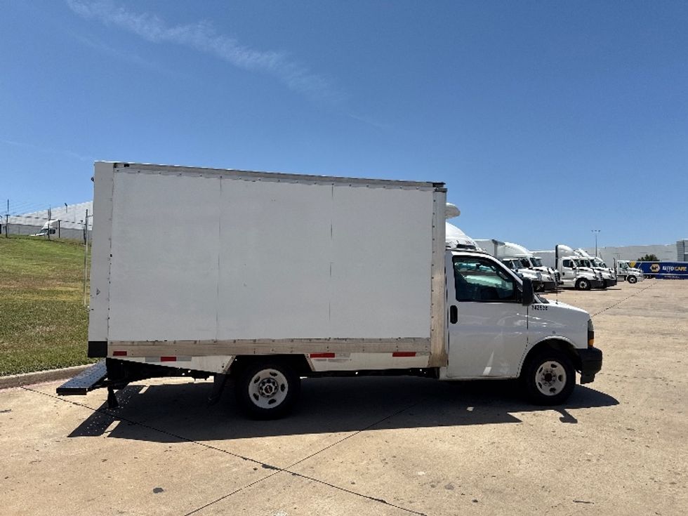 Refrigerated Truck-Light and Medium Duty Trucks-GMC-2019-G33503-Grand Prairie-TX-170,231\n\t\tmiles-$ 17,250 - Image 15