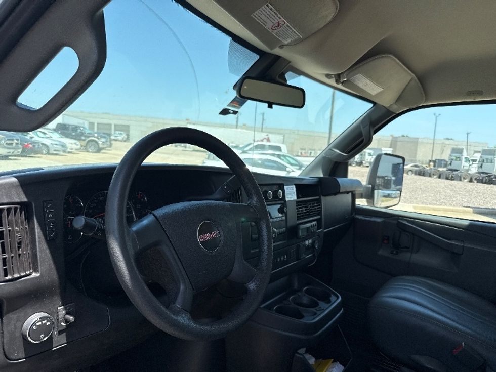 Refrigerated Truck-Light and Medium Duty Trucks-GMC-2019-G33503-Grand Prairie-TX-170,231\n\t\tmiles-$ 17,250 - Image 17