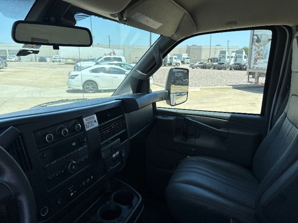 Refrigerated Truck-Light and Medium Duty Trucks-GMC-2019-G33503-Grand Prairie-TX-170,231\n\t\tmiles-$ 17,250 - Image 19