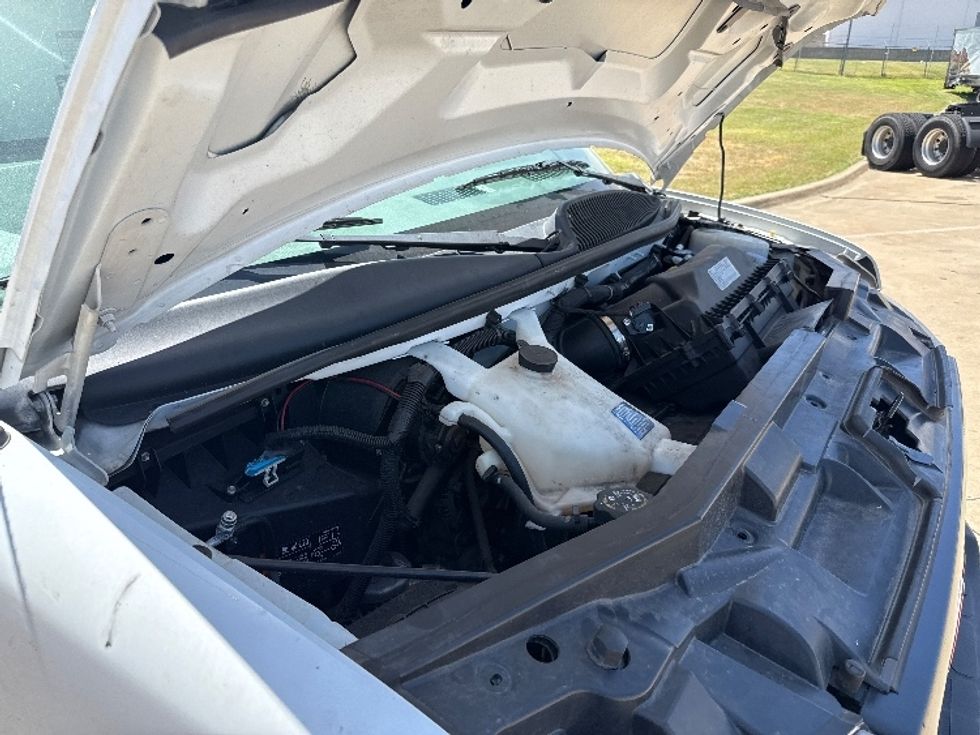 Refrigerated Truck-Light and Medium Duty Trucks-GMC-2019-G33503-Grand Prairie-TX-170,231\n\t\tmiles-$ 17,250 - Image 23