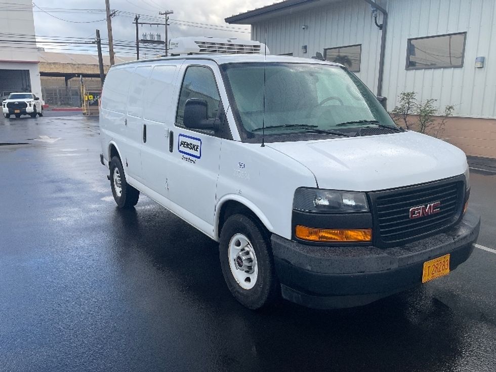 Refrigerated Truck-Light and Medium Duty Trucks-GMC-2020-G33405-La Mirada-CA-40,192\n\t\tmiles-$ 34,250 - Image 1