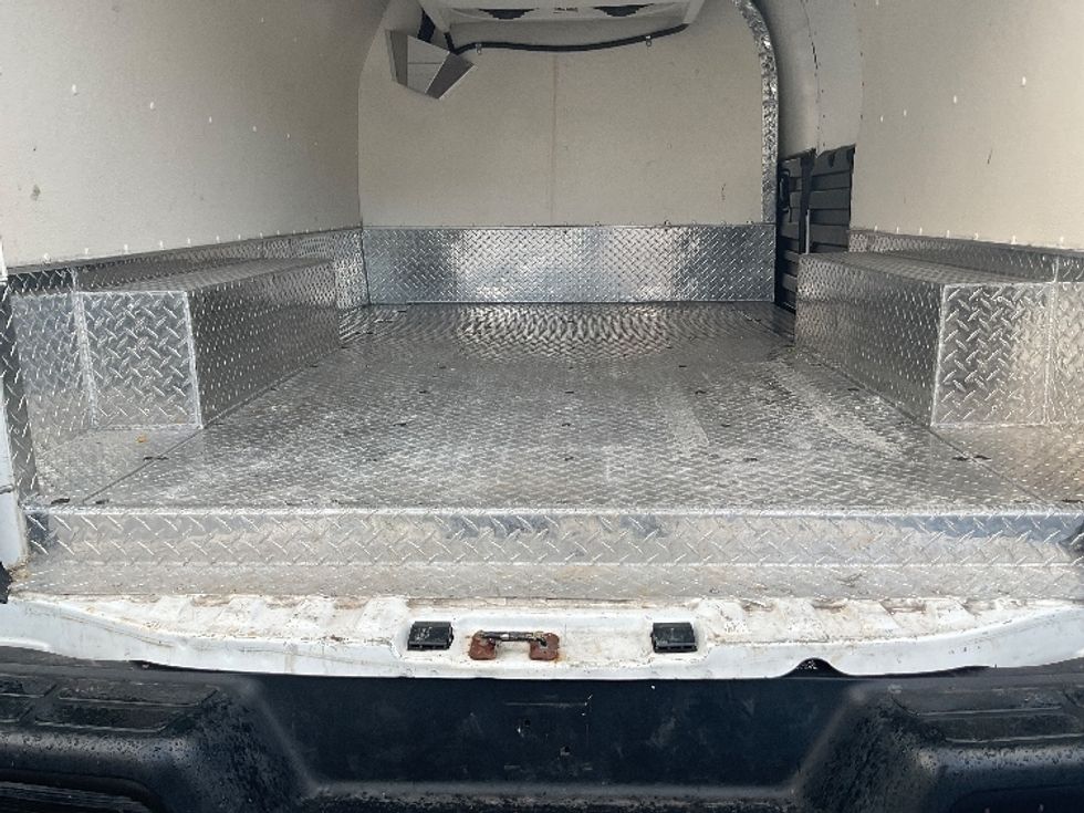 Refrigerated Truck-Light and Medium Duty Trucks-GMC-2020-G33405-La Mirada-CA-40,192\n\t\tmiles-$ 34,250 - Image 10