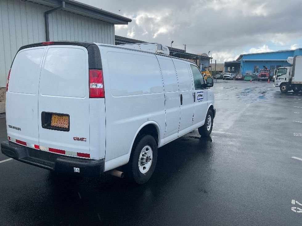 Refrigerated Truck-Light and Medium Duty Trucks-GMC-2020-G33405-La Mirada-CA-40,192\n\t\tmiles-$ 34,250 - Image 13