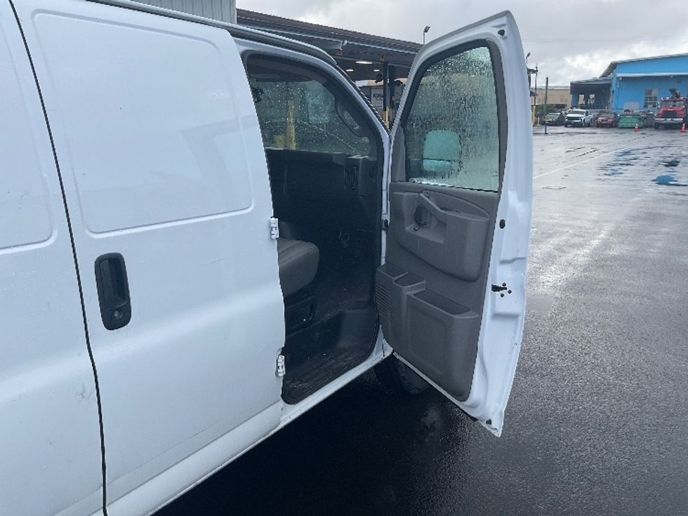 Refrigerated Truck-Light and Medium Duty Trucks-GMC-2020-G33405-La Mirada-CA-40,192\n\t\tmiles-$ 34,250 - Image 20