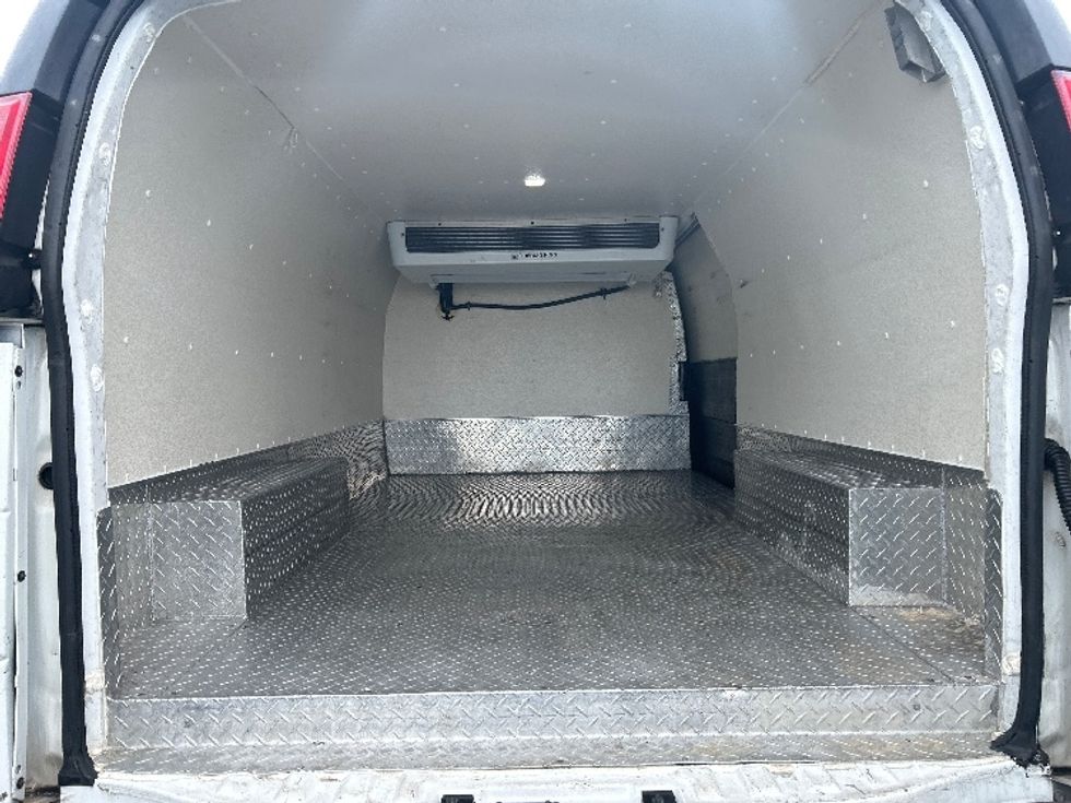 Refrigerated Truck-Light and Medium Duty Trucks-GMC-2020-G33705-Torrance-CA-144,468\n\t\tmiles-$ 25,250 - Image 10