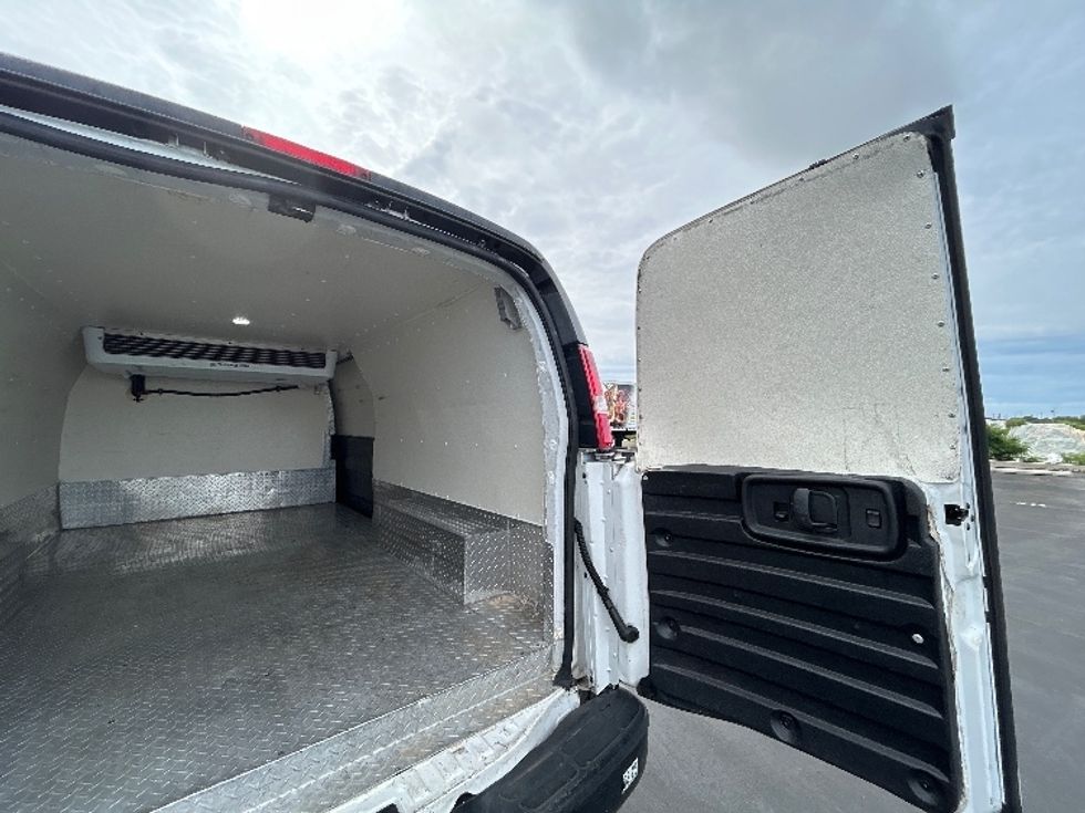 Refrigerated Truck-Light and Medium Duty Trucks-GMC-2020-G33705-Torrance-CA-144,468\n\t\tmiles-$ 25,250 - Image 12