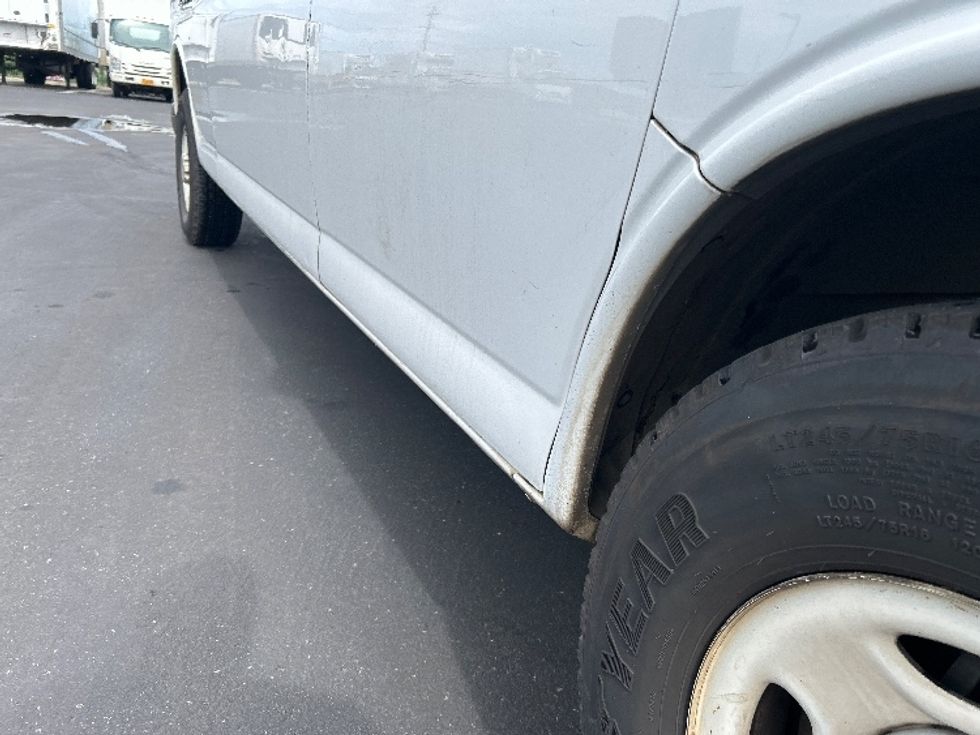 Refrigerated Truck-Light and Medium Duty Trucks-GMC-2020-G33705-Torrance-CA-144,468\n\t\tmiles-$ 25,250 - Image 14