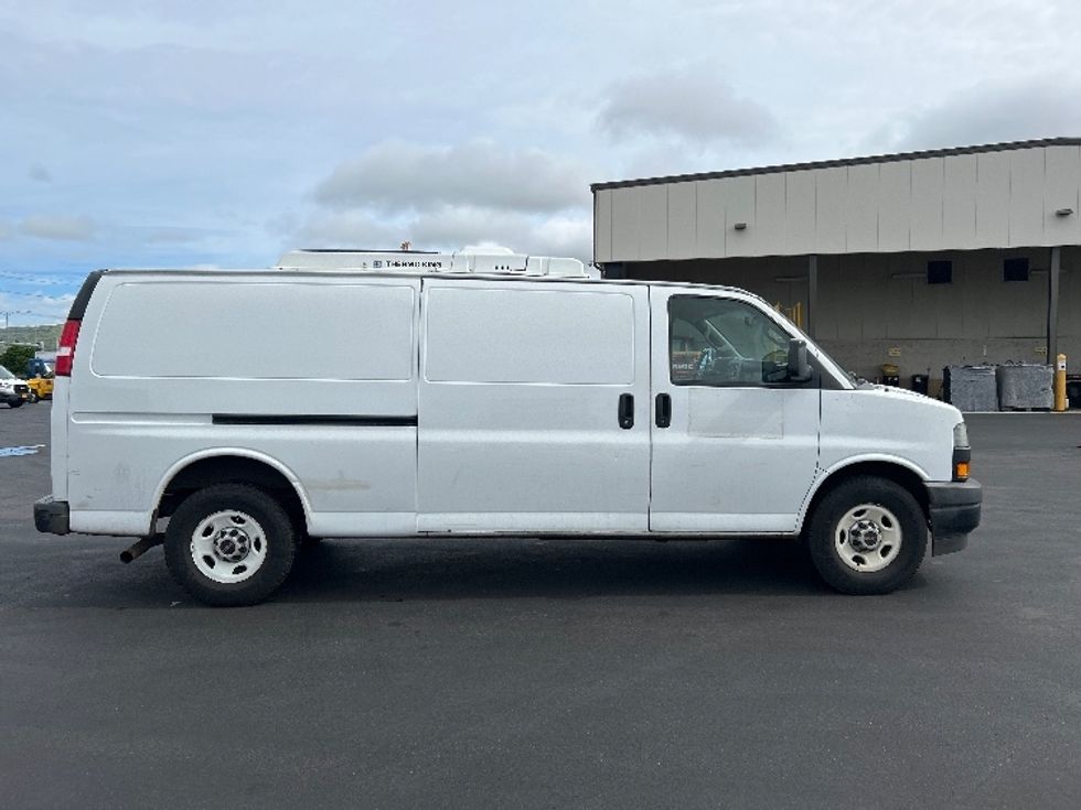 Refrigerated Truck-Light and Medium Duty Trucks-GMC-2020-G33705-Torrance-CA-144,468\n\t\tmiles-$ 25,250 - Image 15