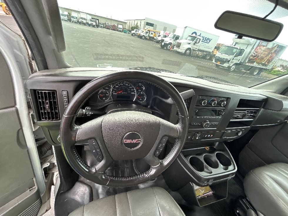 Refrigerated Truck-Light and Medium Duty Trucks-GMC-2020-G33705-Torrance-CA-144,468\n\t\tmiles-$ 25,250 - Image 18