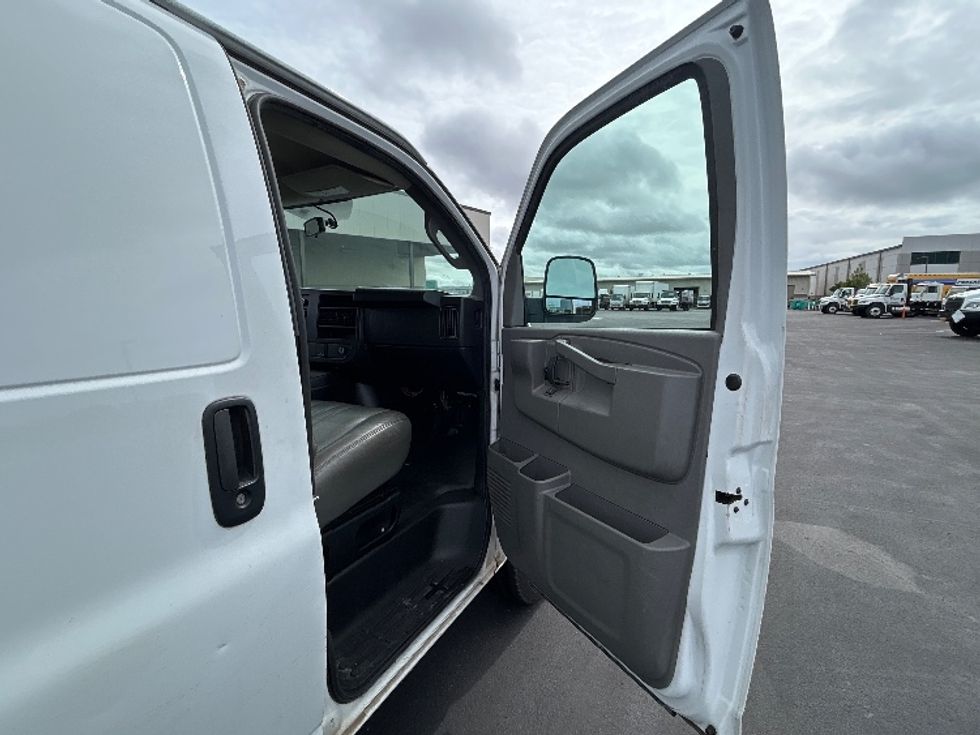 Refrigerated Truck-Light and Medium Duty Trucks-GMC-2020-G33705-Torrance-CA-144,468\n\t\tmiles-$ 25,250 - Image 20