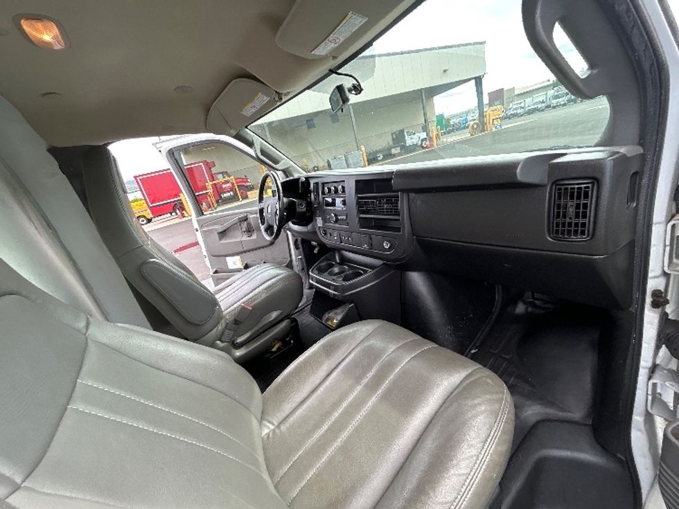 Refrigerated Truck-Light and Medium Duty Trucks-GMC-2020-G33705-Torrance-CA-144,468\n\t\tmiles-$ 25,250 - Image 21