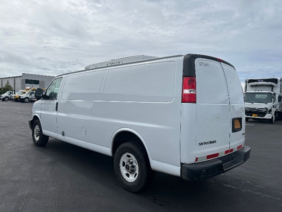 Refrigerated Truck-Light and Medium Duty Trucks-GMC-2020-G33705-Torrance-CA-144,468\n\t\tmiles-$ 25,250 - Image 6