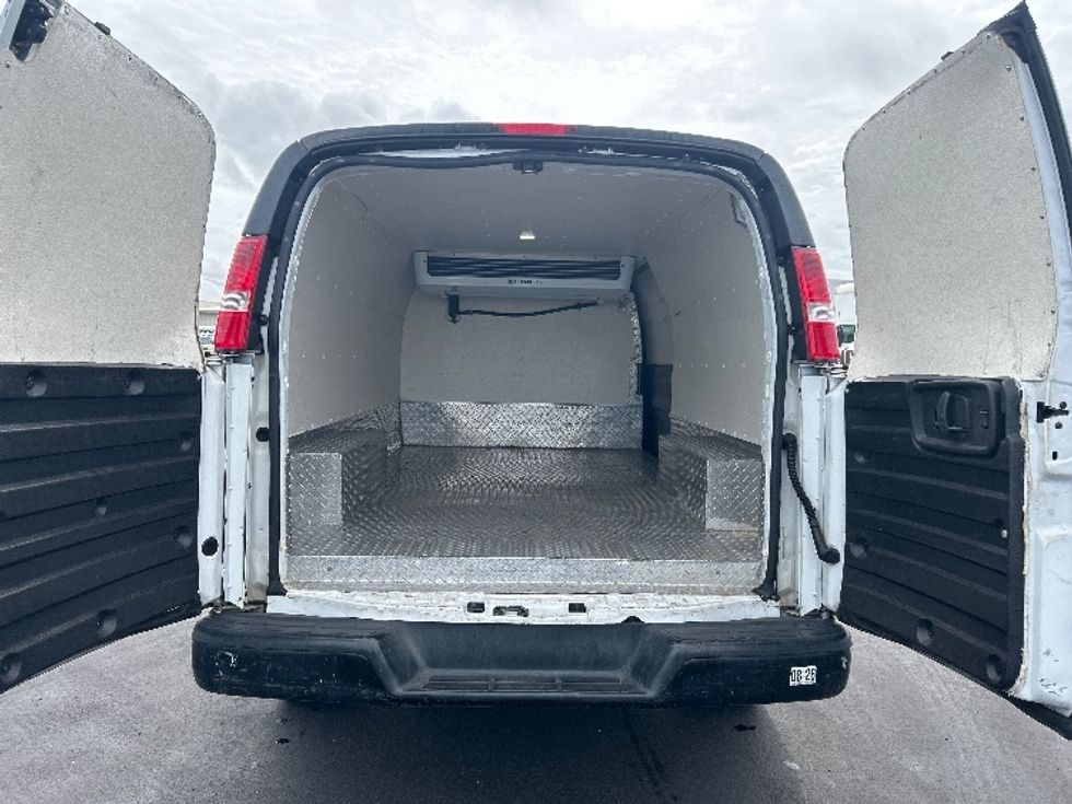 Refrigerated Truck-Light and Medium Duty Trucks-GMC-2020-G33705-Torrance-CA-144,468\n\t\tmiles-$ 25,250 - Image 9