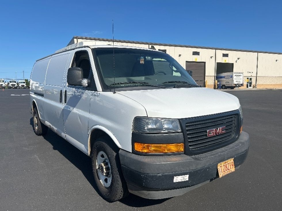 Refrigerated Truck-Light and Medium Duty Trucks-GMC-2020-G33705-Torrance-CA-163,693\n\t\tmiles-$ 22,000 - Image 1