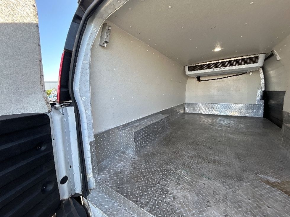Refrigerated Truck-Light and Medium Duty Trucks-GMC-2020-G33705-Torrance-CA-163,693\n\t\tmiles-$ 22,000 - Image 10