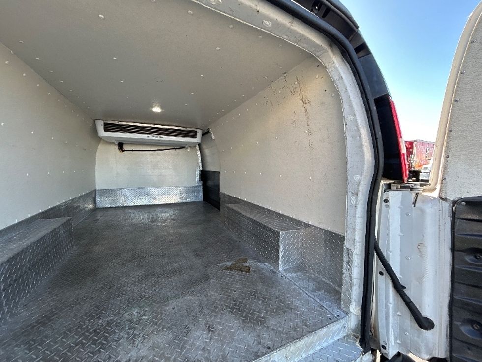 Refrigerated Truck-Light and Medium Duty Trucks-GMC-2020-G33705-Torrance-CA-163,693\n\t\tmiles-$ 22,000 - Image 11