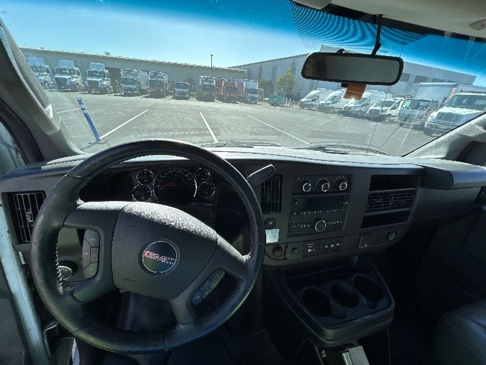 Refrigerated Truck-Light and Medium Duty Trucks-GMC-2020-G33705-Torrance-CA-163,693\n\t\tmiles-$ 22,000 - Image 16