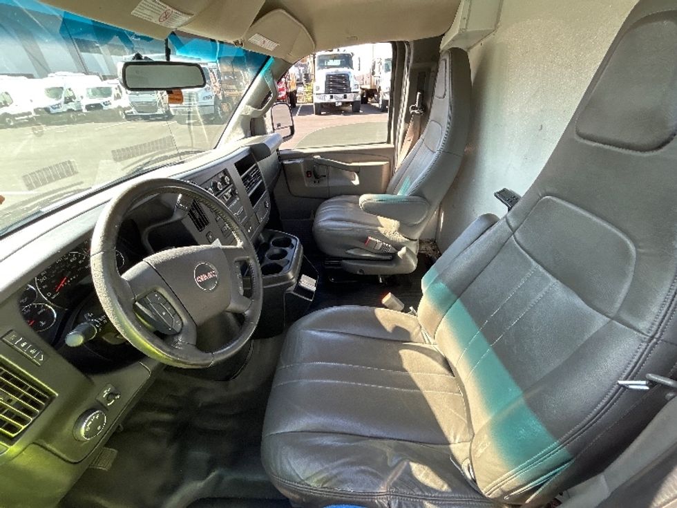 Refrigerated Truck-Light and Medium Duty Trucks-GMC-2020-G33705-Torrance-CA-163,693\n\t\tmiles-$ 22,000 - Image 17