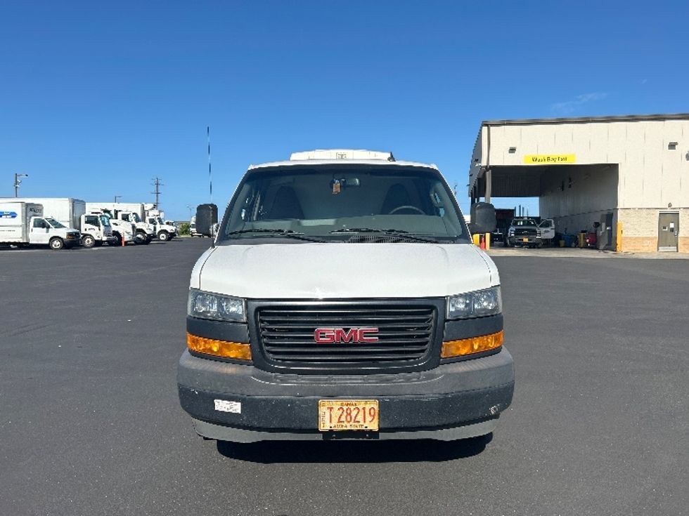 Refrigerated Truck-Light and Medium Duty Trucks-GMC-2020-G33705-Torrance-CA-163,693\n\t\tmiles-$ 22,000 - Image 2