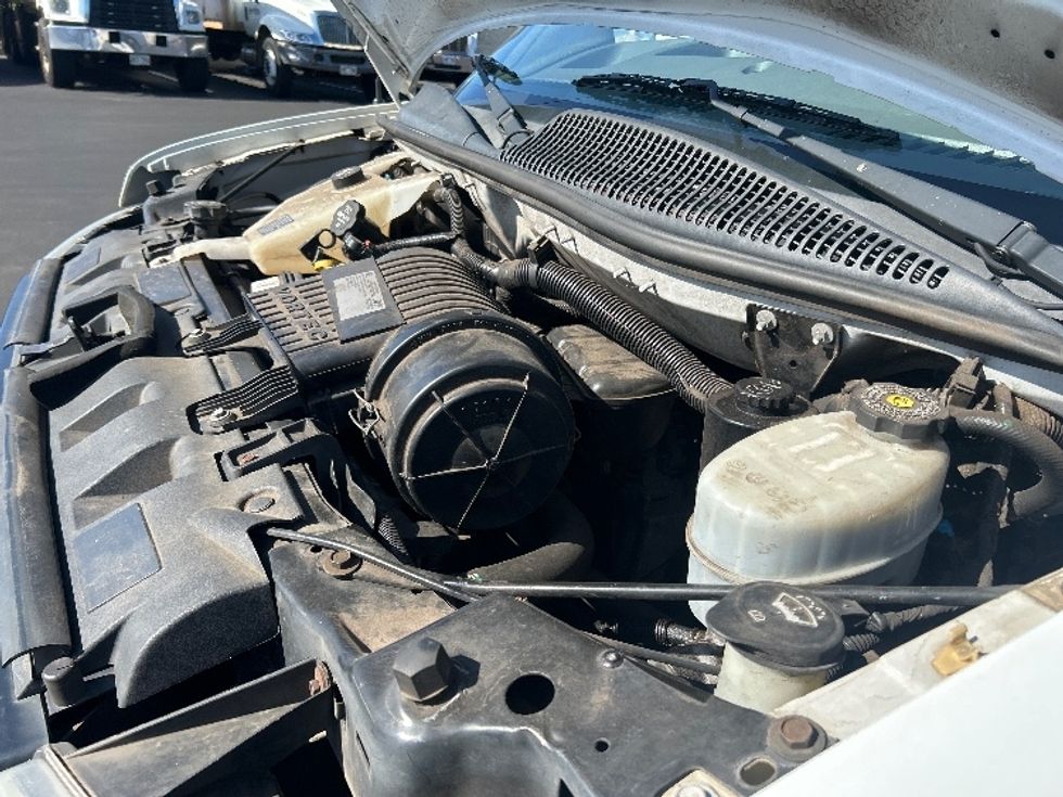 Refrigerated Truck-Light and Medium Duty Trucks-GMC-2020-G33705-Torrance-CA-163,693\n\t\tmiles-$ 22,000 - Image 22