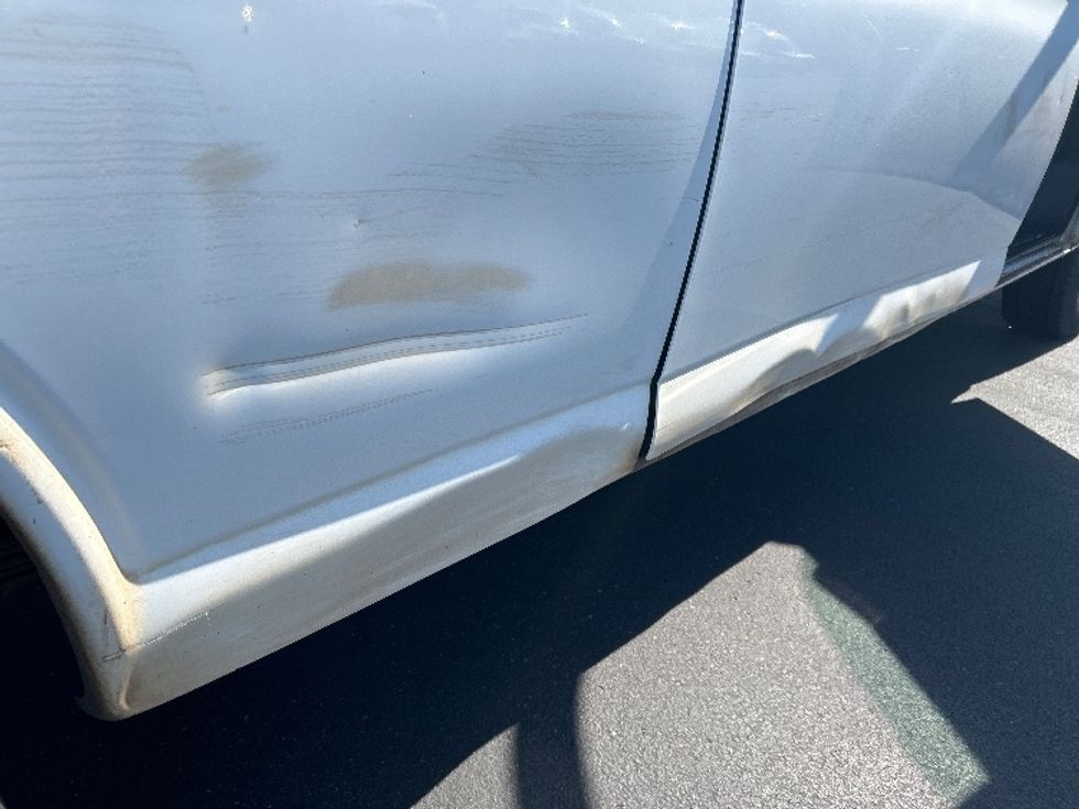 Refrigerated Truck-Light and Medium Duty Trucks-GMC-2020-G33705-Torrance-CA-163,693\n\t\tmiles-$ 22,000 - Image 24