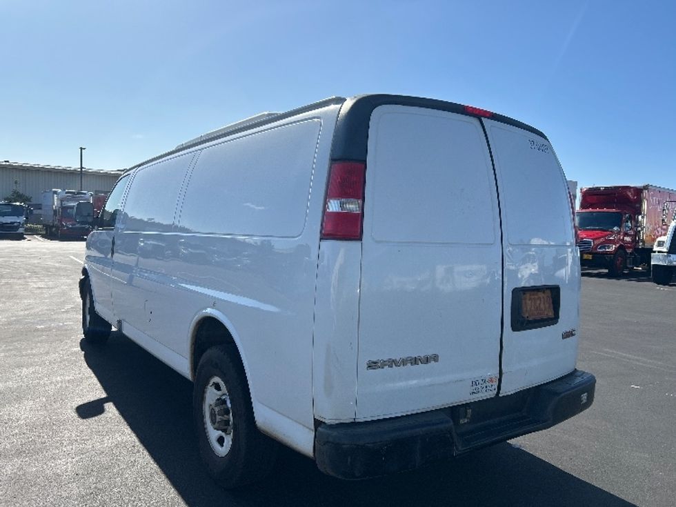 Refrigerated Truck-Light and Medium Duty Trucks-GMC-2020-G33705-Torrance-CA-163,693\n\t\tmiles-$ 22,000 - Image 6