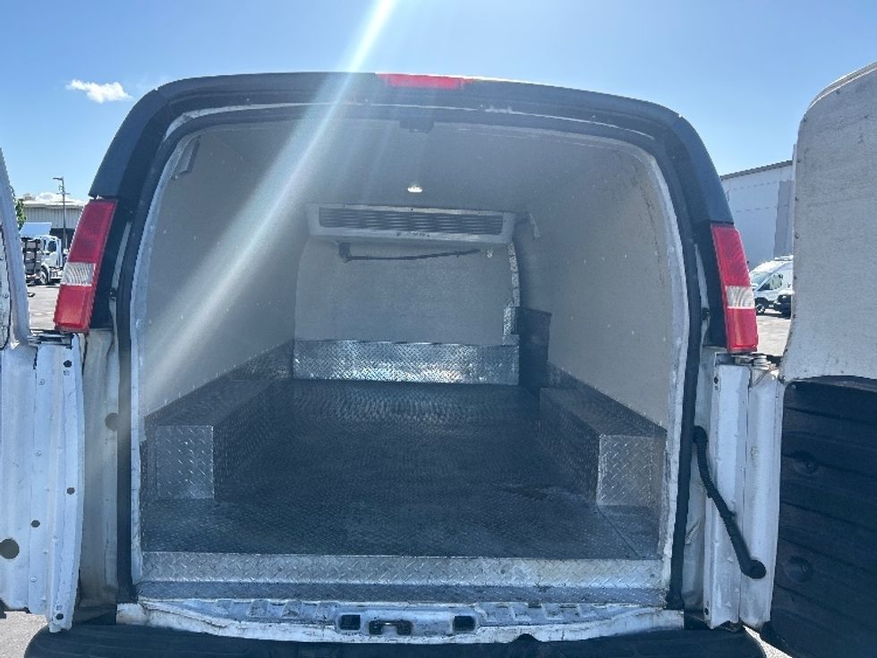 Refrigerated Truck-Light and Medium Duty Trucks-GMC-2020-G33705-Torrance-CA-163,693\n\t\tmiles-$ 22,000 - Image 8