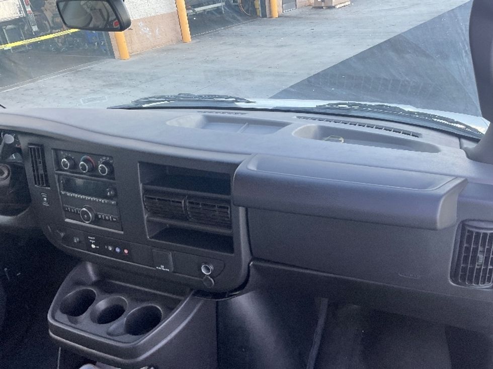 Refrigerated Truck-Light and Medium Duty Trucks-GMC-2020-G33705-Torrance-CA-88,831\n\t\tmiles-$ 32,500 - Image 17
