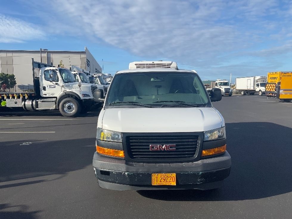 Refrigerated Truck-Light and Medium Duty Trucks-GMC-2020-G33705-Torrance-CA-88,831\n\t\tmiles-$ 32,500 - Image 2