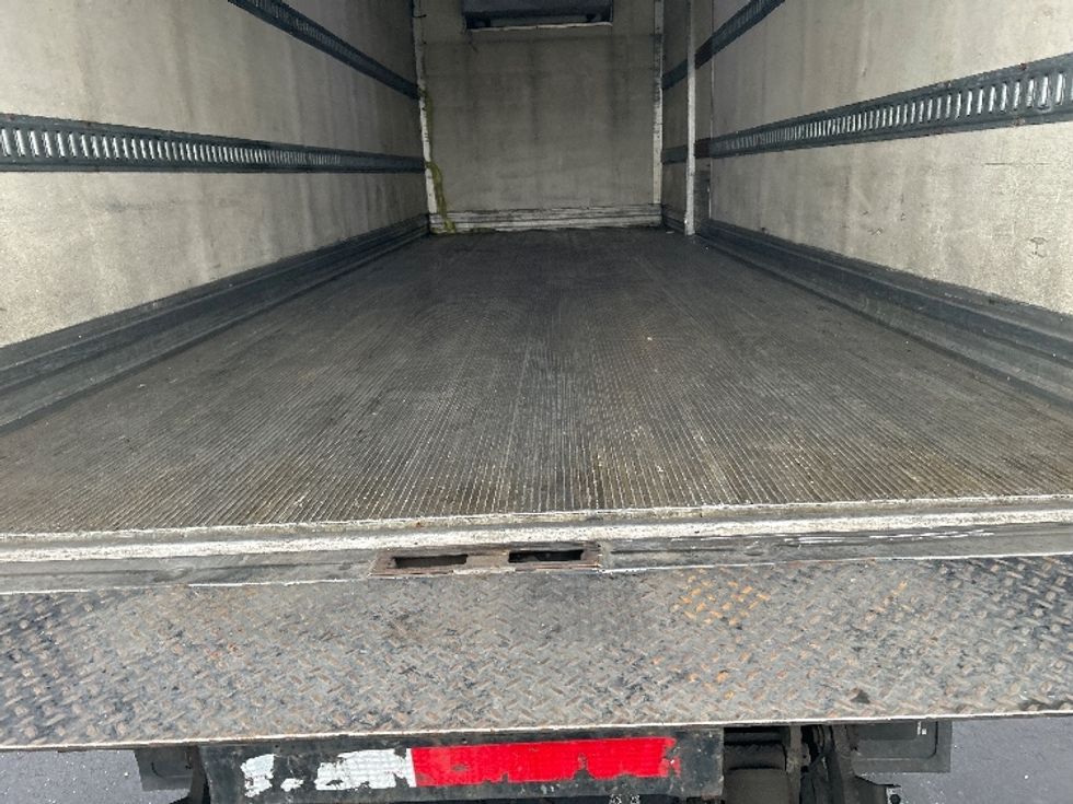 Refrigerated Truck-Light and Medium Duty Trucks-Hino-2006-338-Chicopee-MA-173,208\n\t\tmiles-$ 11,500 - Image 10