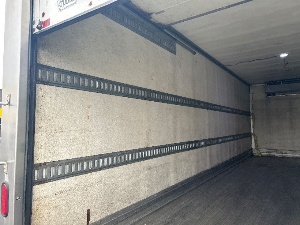 Refrigerated Truck-Light and Medium Duty Trucks-Hino-2006-338-Chicopee-MA-173,208\n\t\tmiles-$ 11,500 - Image 11