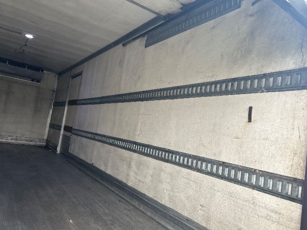 Refrigerated Truck-Light and Medium Duty Trucks-Hino-2006-338-Chicopee-MA-173,208\n\t\tmiles-$ 11,500 - Image 12