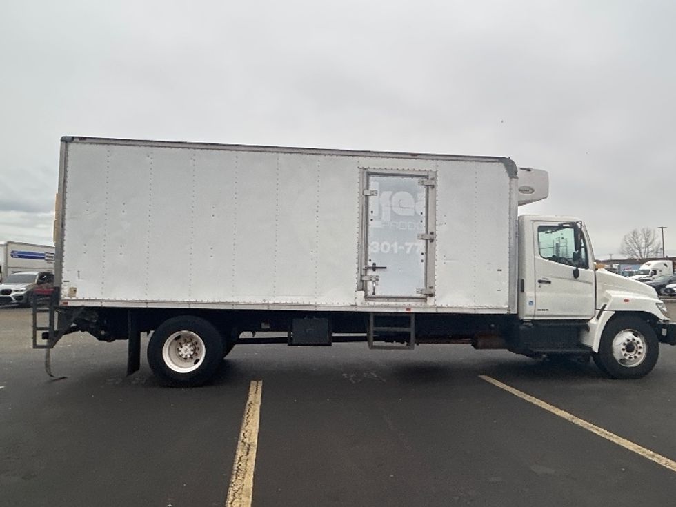 Refrigerated Truck-Light and Medium Duty Trucks-Hino-2006-338-Chicopee-MA-173,208\n\t\tmiles-$ 11,500 - Image 15