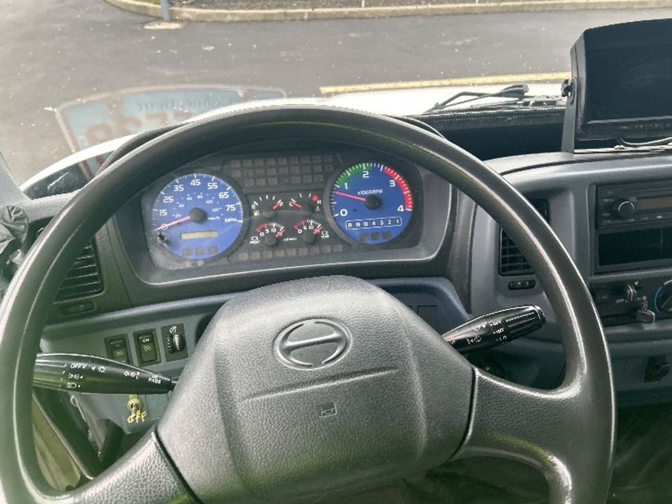 Refrigerated Truck-Light and Medium Duty Trucks-Hino-2006-338-Chicopee-MA-173,208\n\t\tmiles-$ 11,500 - Image 17