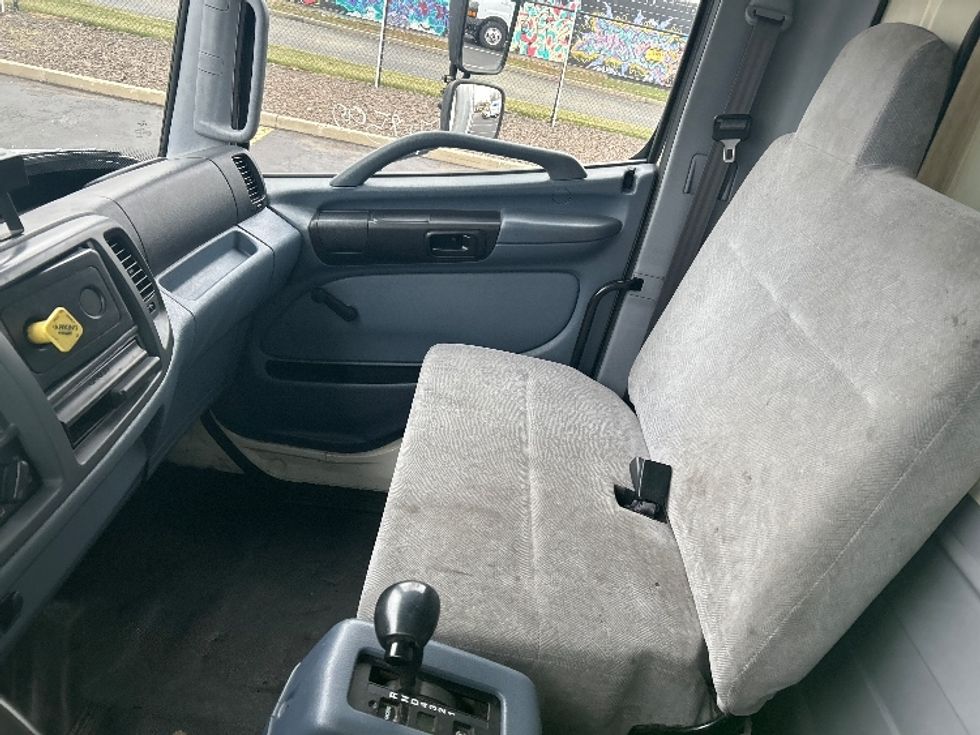 Refrigerated Truck-Light and Medium Duty Trucks-Hino-2006-338-Chicopee-MA-173,208\n\t\tmiles-$ 11,500 - Image 19