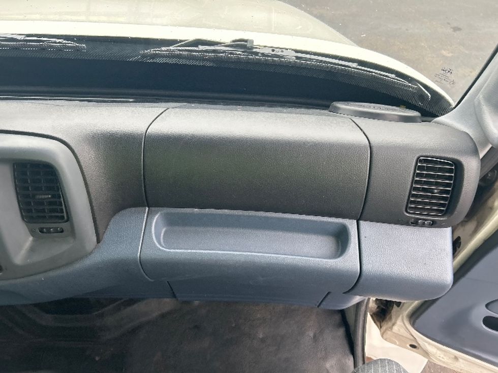 Refrigerated Truck-Light and Medium Duty Trucks-Hino-2006-338-Chicopee-MA-173,208\n\t\tmiles-$ 11,500 - Image 21