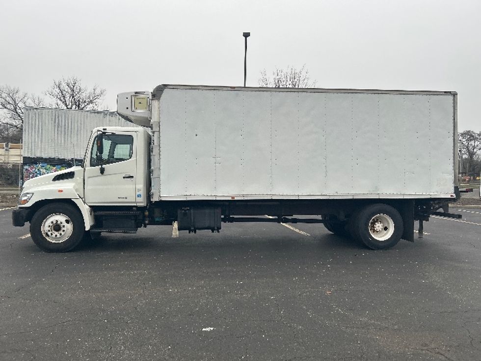 Refrigerated Truck-Light and Medium Duty Trucks-Hino-2006-338-Chicopee-MA-173,208\n\t\tmiles-$ 11,500 - Image 4