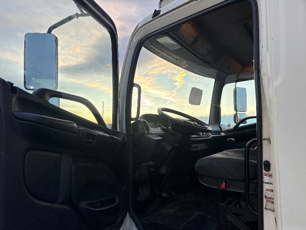 Refrigerated Truck-Light and Medium Duty Trucks-Hino-2013-268-Philadelphia-PA-285,103\n\t\tmiles-$ 24,000 - Image 16