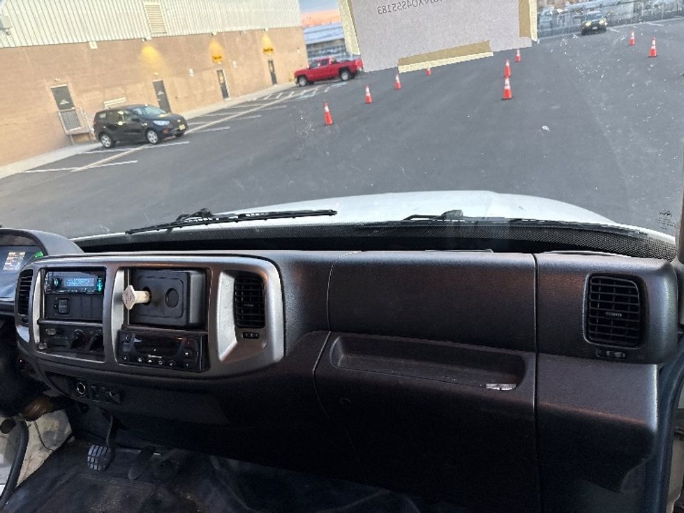 Refrigerated Truck-Light and Medium Duty Trucks-Hino-2013-268-Philadelphia-PA-285,103\n\t\tmiles-$ 24,000 - Image 21